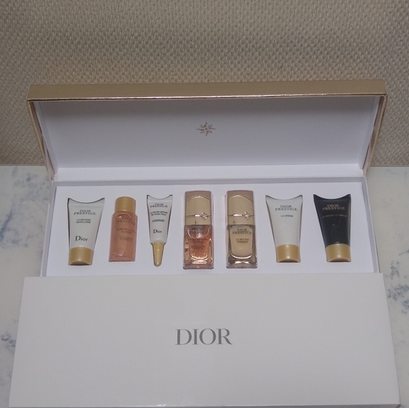 Dior Beauty Prestige Piano Mini Travel Skincare Set